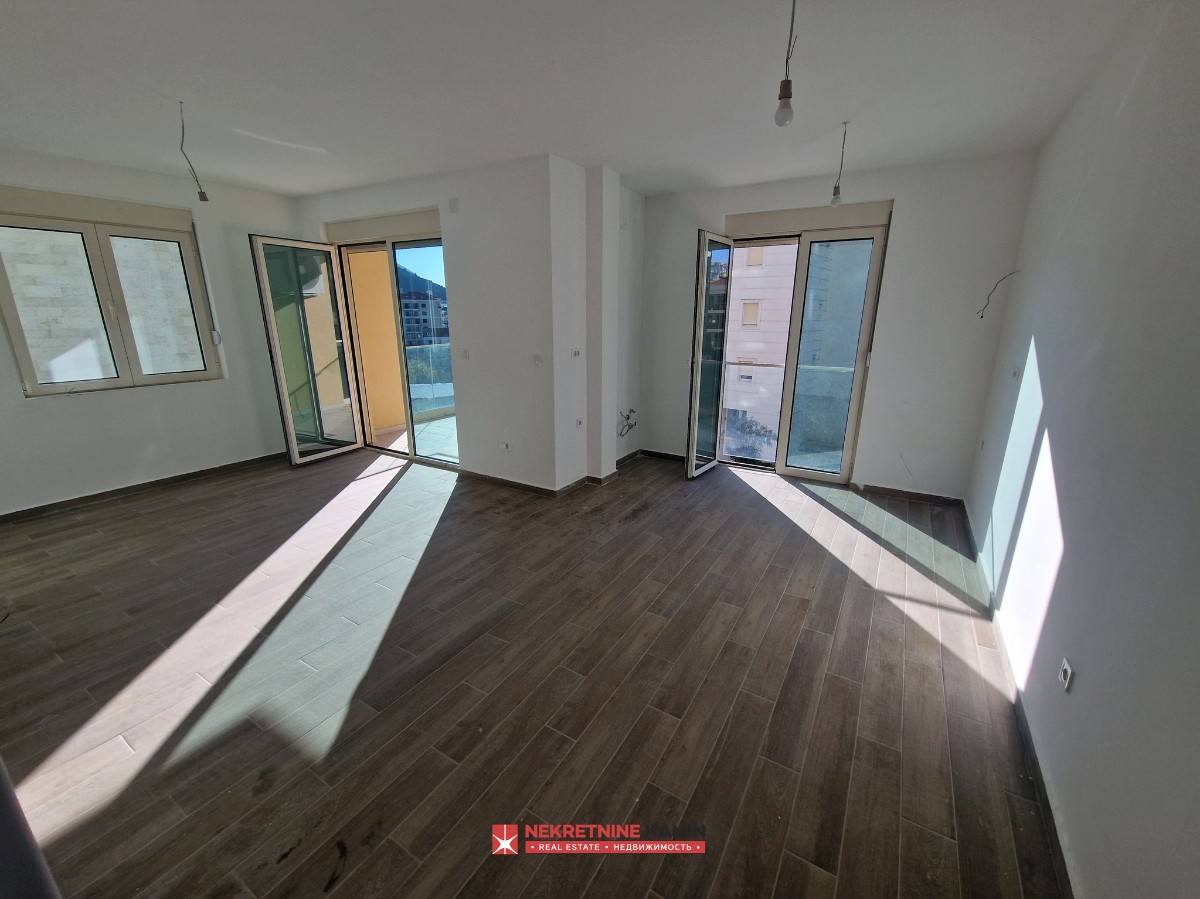 Affordable Two-Bedroom 74 m² Apartment for €165,000, Bečići